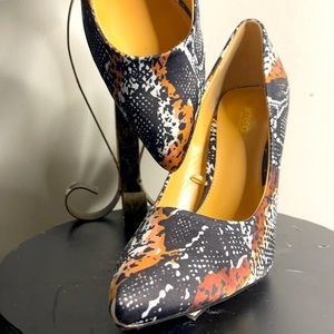 Women’s Pumps - Stiletto - High Heel - size 10